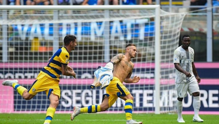 Dimarco punisce l’Inter, a San Siro passa il Parma 1-0 ed è ancora polemica VAR