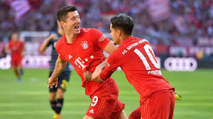 Nell'ultimo turno, anche grazie a una doppietta di Lewandowski, il Colonia è stato sconfitto per 4-0 in trasferta sul campo del Bayern Monaco.
