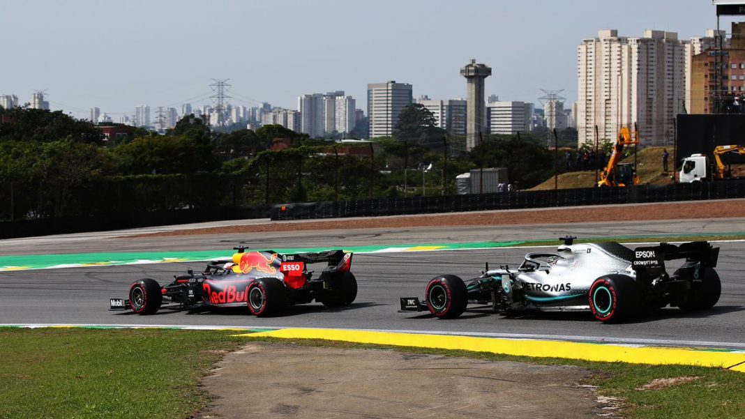 Verstappen domina in Brasile! Ferrari ritirate, Hamilton penalizzato.