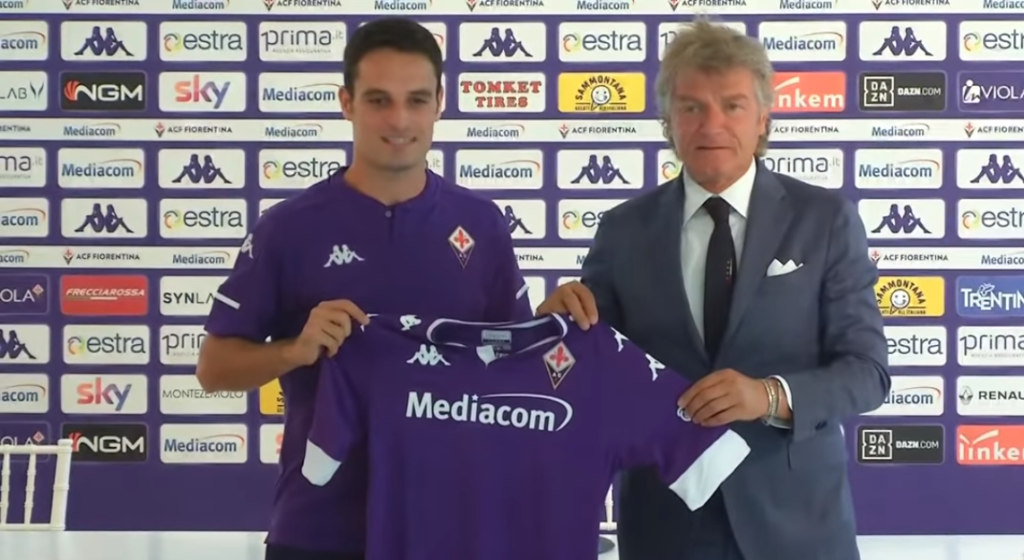 Bonaventura con la nuova maglia della Fiorentina